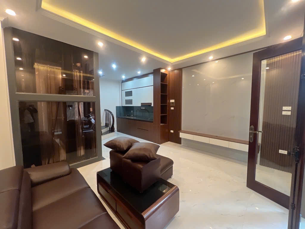 TRẦN PHÚ - NHÀ MỚI ĐẸP - LÔ GÓC - THANG MÁY - FULL NỘI THẤT HIỆN ĐẠI CẦN TÌM CHỦ