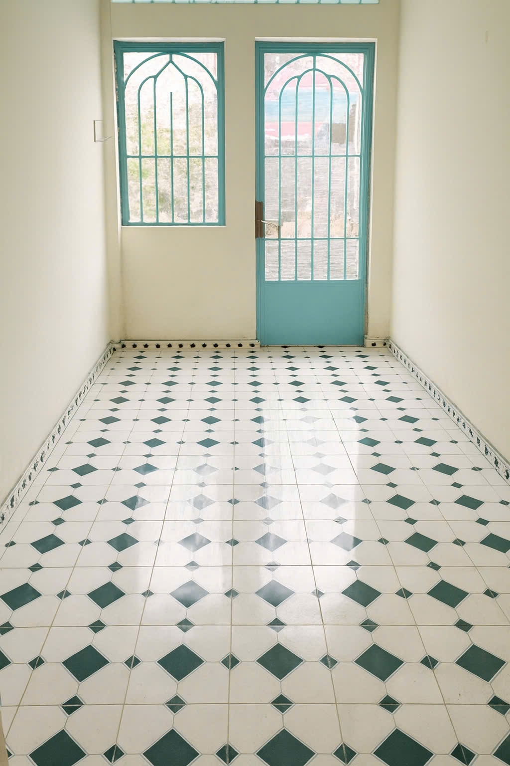 Nhà hẻm Ô tô Cách Mạng Tháng Tám – QUẬN 10 - 47 m2 - 3 Tầng - 4.5 tỷ