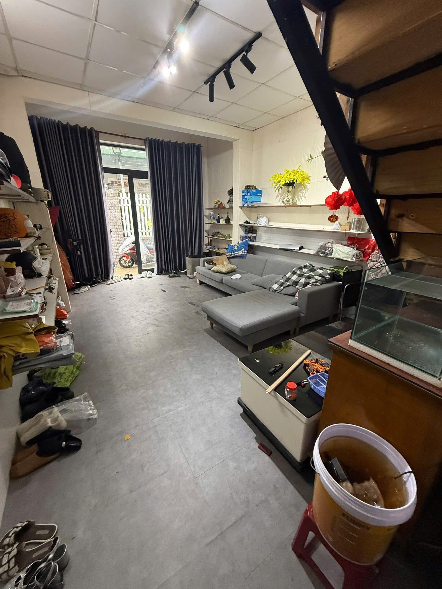 BÁN NHÀ GÁC LỬNG ĐÚC CÁCH MẶT TIỀN TRẦN XUÂN LÊ 20m