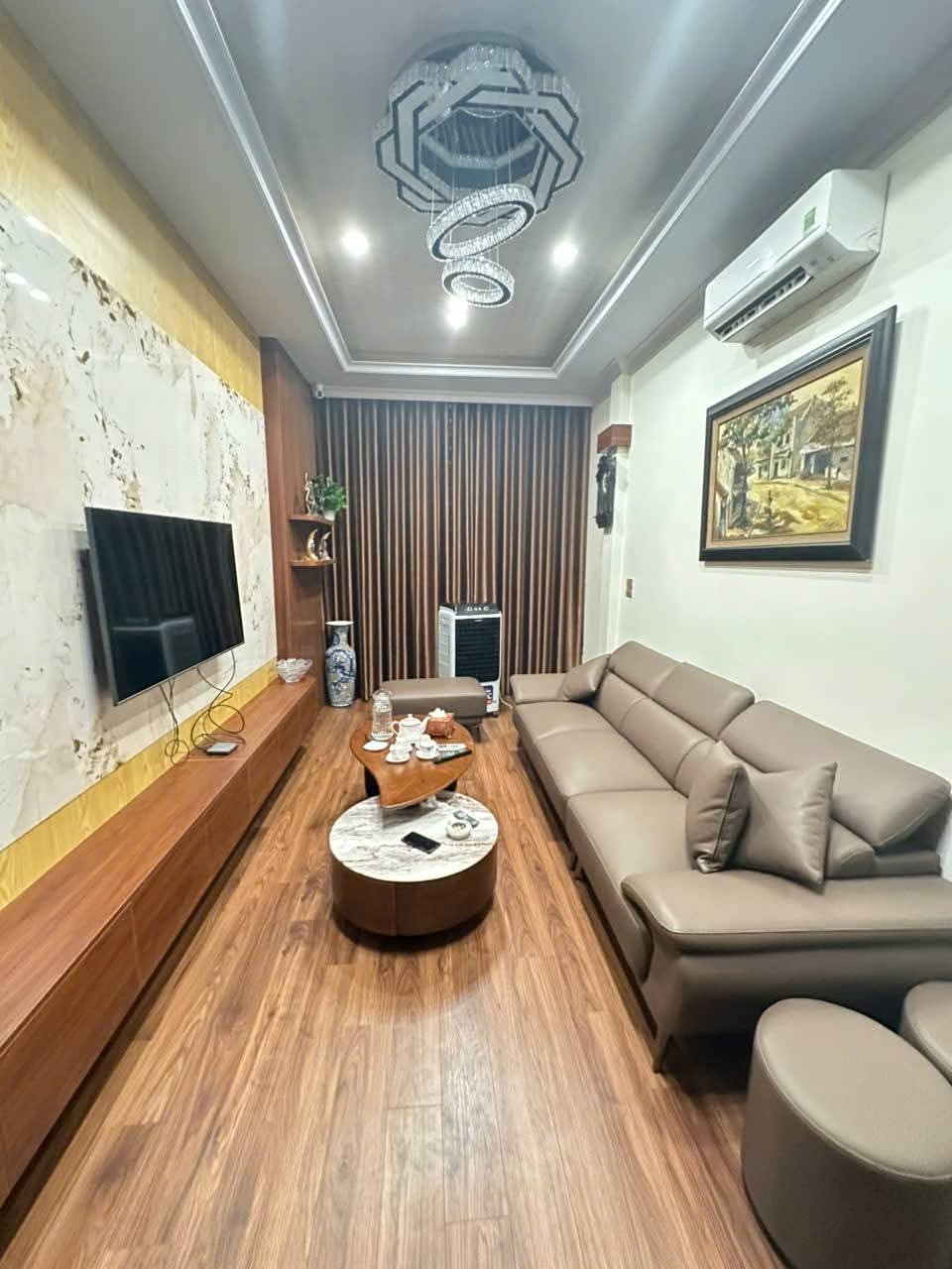 BÁN NHÀ LÔ GÓC, MẶT TIỀN 14M – 1 NHÀ RA PHỐ YÊN LÃNG- Ô TÔ TRÁNH – KINH DOANH MỌI MẶT HÀNG - ĐỐNG ĐA