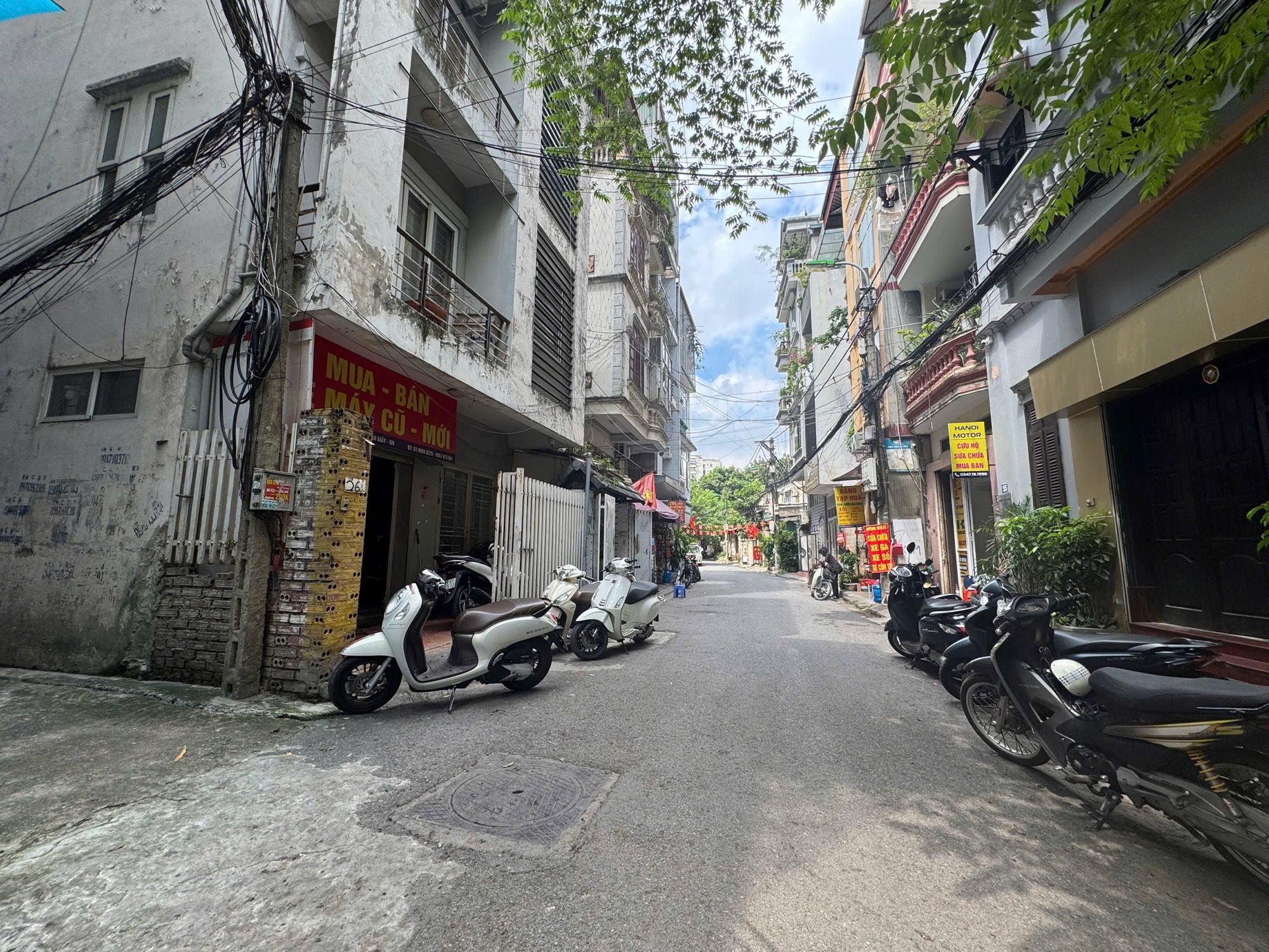 NGUYỄN VĂN HUYÊN - CẦU GIẤY - 2 THOÁNG - ÔTÔ