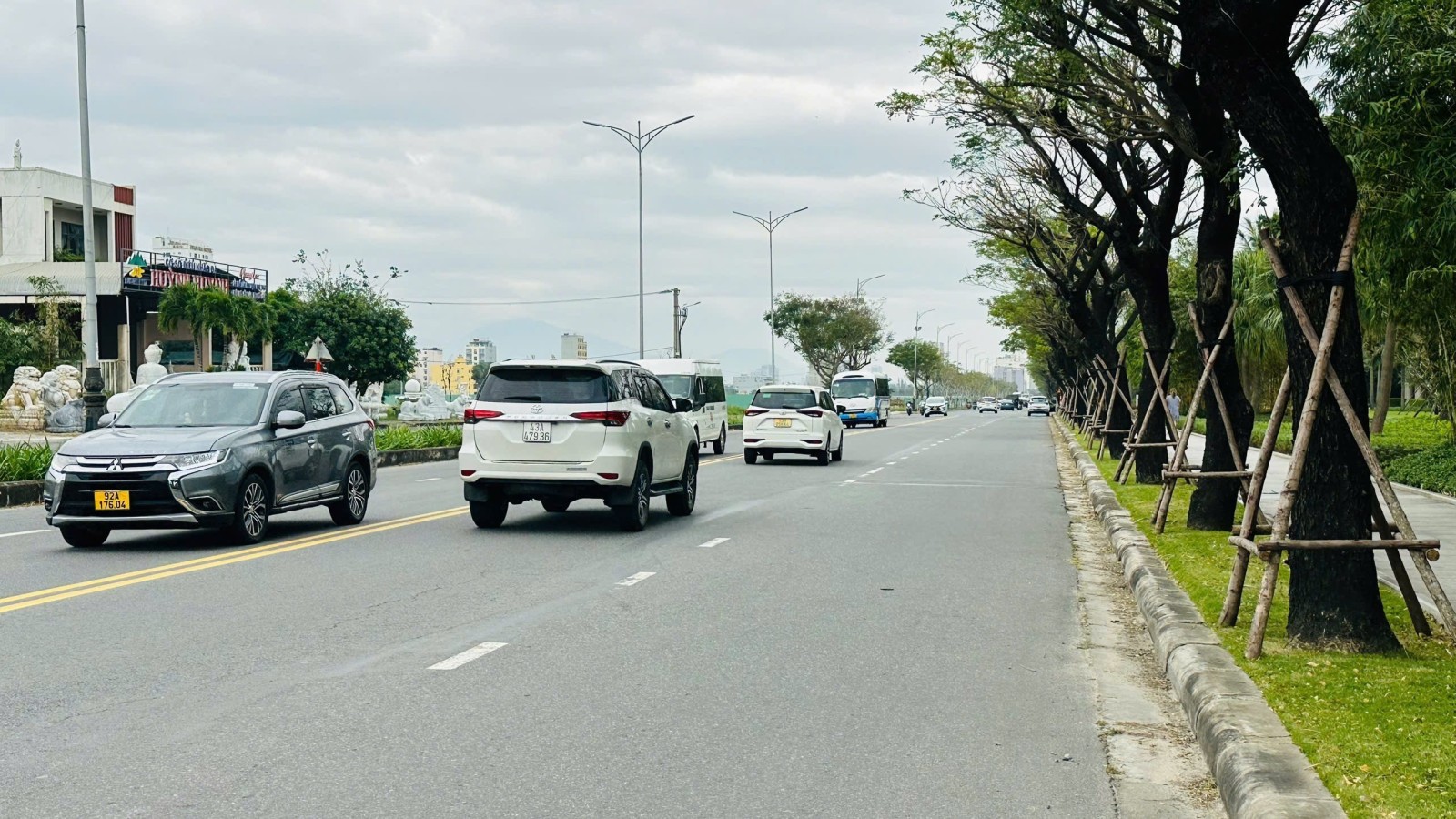 Bán đất Phạm Hữu Nhật sát biển, 97m², đường 15m vỉa hè 9m, giá 8,7 tỷ