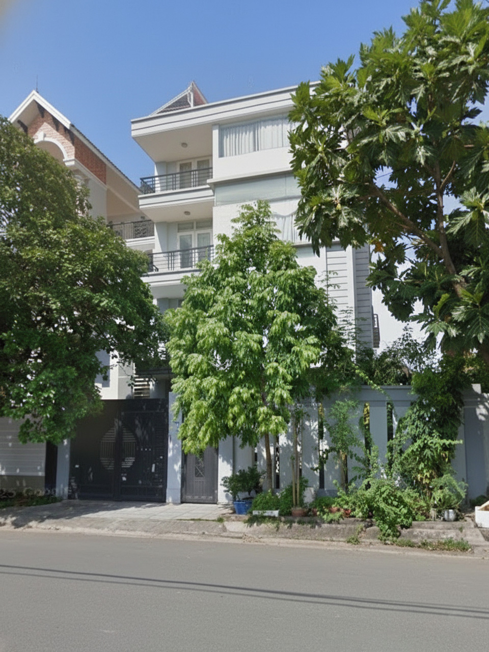 Biệt thự Vuông 4 tầng Đ.12m – Lê Thị Riêng Quận 12 SS