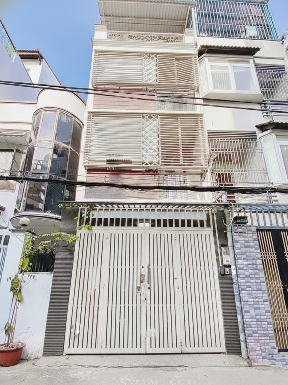 Giảm 200tr! Nhà Vuông SHR 4 tầng HXH 49m2 – Bùi Đình Tuý Bình Thạnh S