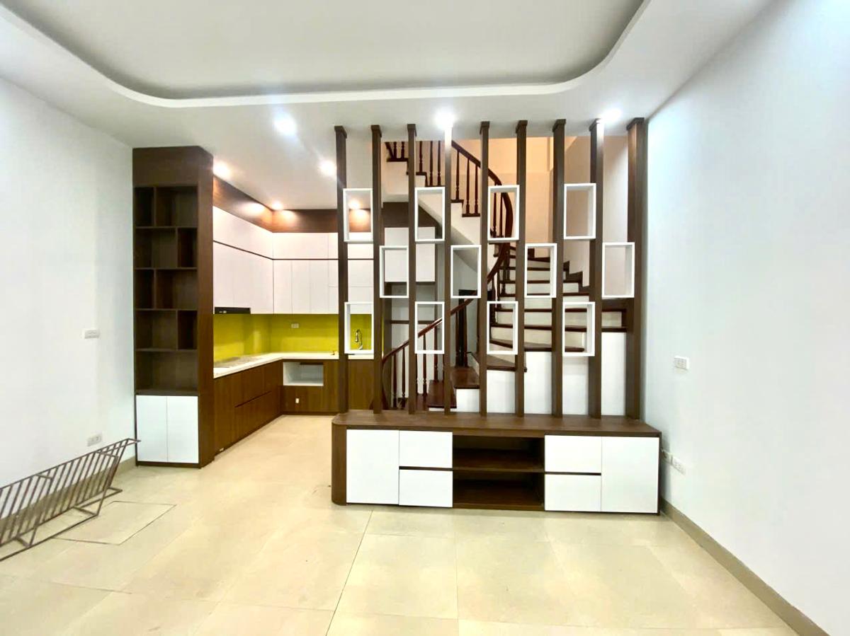 PHỐ ĐẠI TỪ - LINH ĐÀM - 50M RA MẶT PHỐ - NHÀ DÂN XÂY MỚI, NHIỀU TIỆN ÍCH