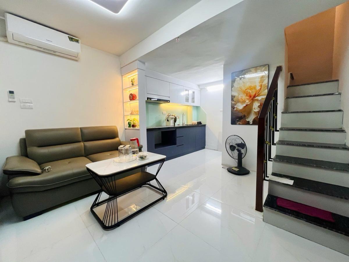 BÁN NHÀ PHỐ MINH KHAI - NHÀ ĐẸP - FULL NỘI THẤT - Ô TÔ CÁCH 15M - CÁCH PHỐ 50M - TIỆN ÍCH NGẬP TRÀN - NHÀ VỀ Ở LUÔN.