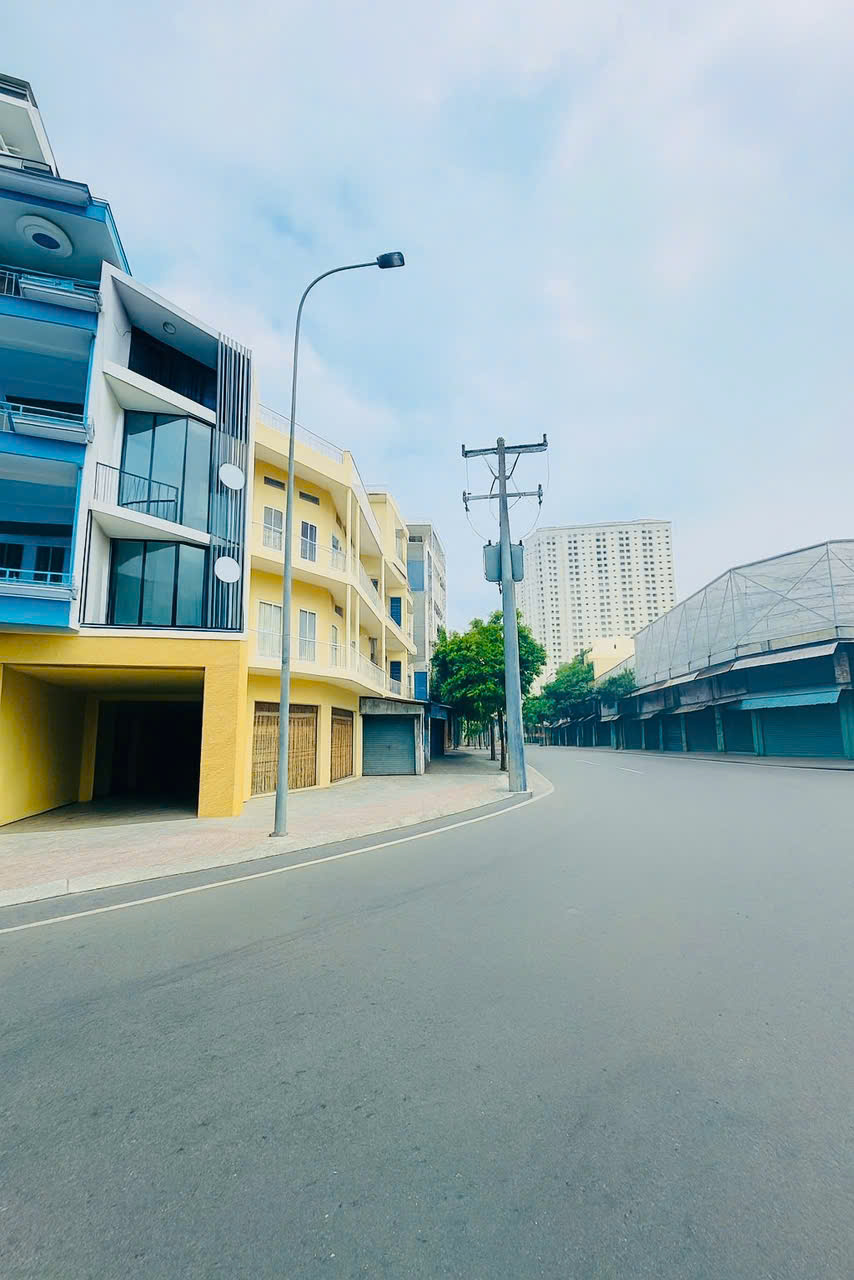 MẶT TIỀN KINH DOANH LÊ ĐẠI HÀNH – KHU VIP Q11 – KỀ BÊN Q10 – 96M2.