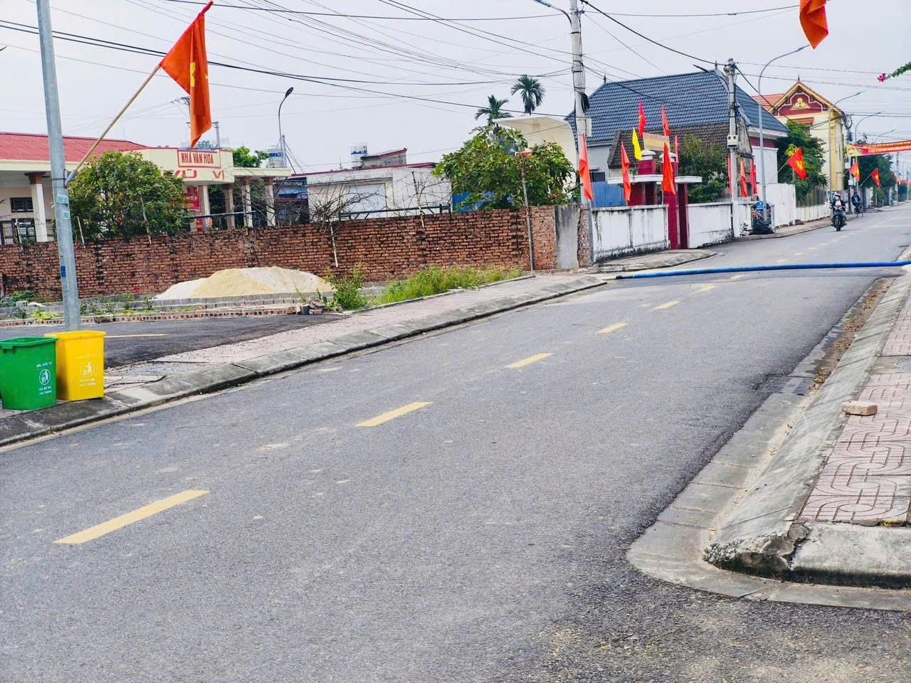 GIÁ HIẾM – LÔ ĐẸP VŨ VỊ MINH TÂN, NGÕ Ô TÔ ZALO 0567 222 555