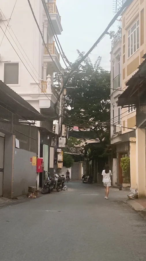 Bán gấp lô đất Phố Trạm Long Biên 50m MT4m chỉ 9.8 tỷ ô tô vào đất, gần ô tô tránh