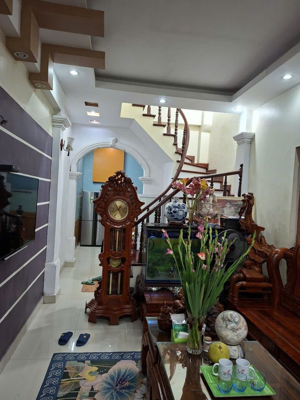 Bán nhà Thượng Thanh – 44m², 4 tầng, giá 8.5 tỷ Ngõ ba gác tránh – Gần Vành đai 2 – Thiết kế đẹp – Sổ đỏ chính chủ