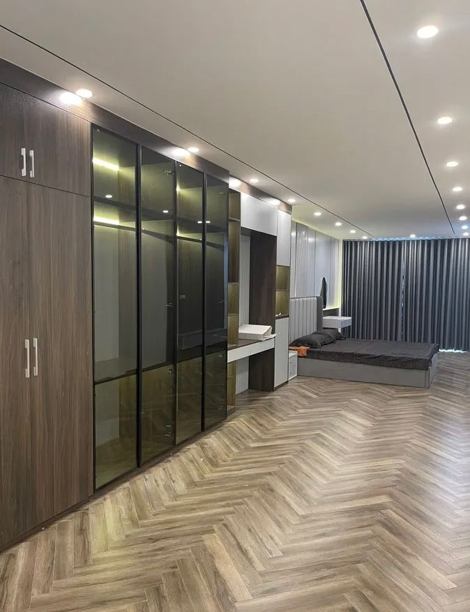 BÁN NHÀ NGUYỄN VĂN CỪ – 37M² – 7 TẦNG – GARA Ô TÔ – Vị trí trung tâm – Hàng xóm quan chức – Tiện ích bậc nhất Long Biên