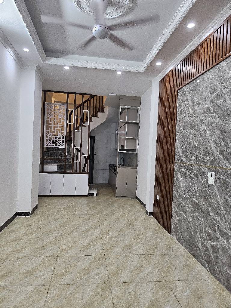 Bán Nhà Đẹp Lô Góc phố PHÚC LỢI khu vực Trung Tâm ô tô đỗ cổng. 30m x 5 tầng, nhỉnh 5 tỷ.