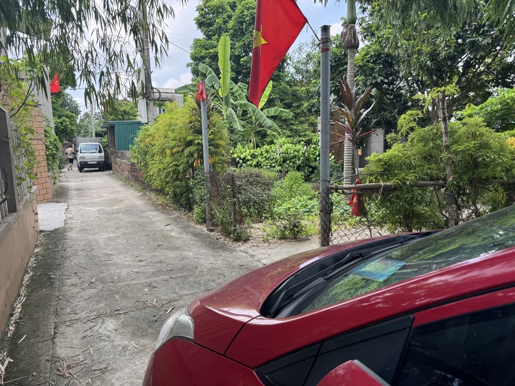 Em chào anh/chị, Em đang có một lô đất rất phù hợp cho khách tìm mua để xây nhà ở tại trung tâm xã Kim Sơn cũ – Gia