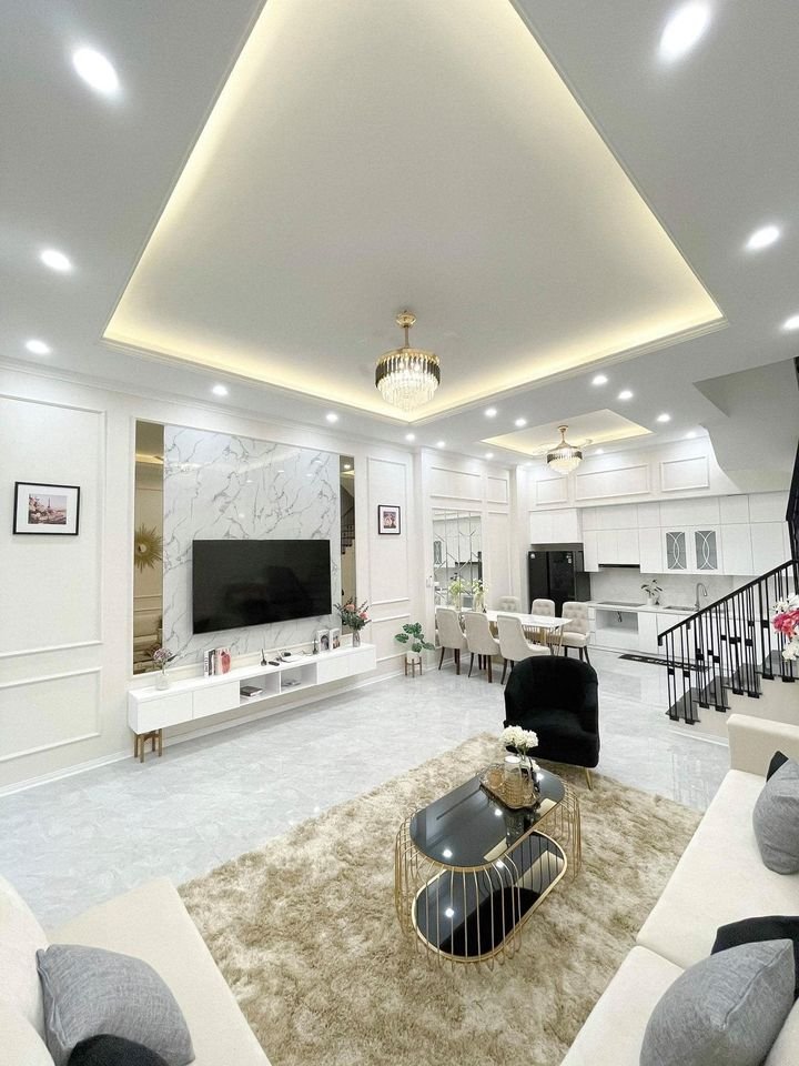 Bán nhà Kim Đồng, Giải Phóng, DT80M x 5 tầng, thang máy, full nội thất, giá nhỉnh 19,3 tỷ