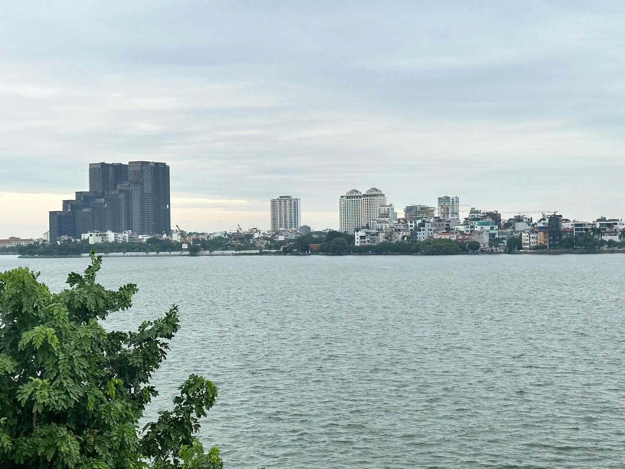 LÔ GÓC PHỐ TRÍCH SÀI - VIEW HỒ TÂY, VỊ TRÍ KIM CƯƠNG, ĐẦU TƯ VÀNG, DT 75M, MT 13M.