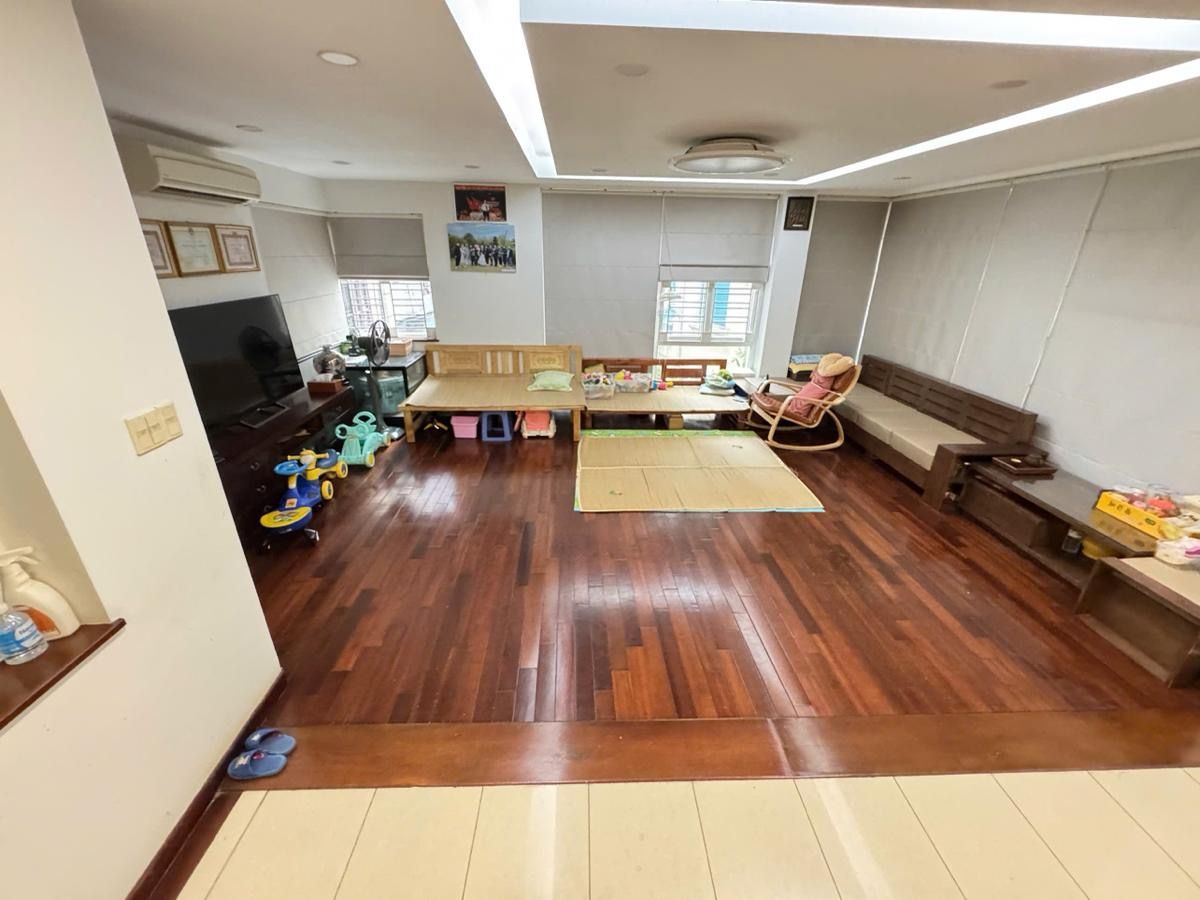 DUY NHẤT MỘT CĂN -NGÕ RỘNG – Ô TÔ VÀO NHÀ THOẢI MÁI - CÁCH PHỐ CHỈ 12M– PHÂN LÔ VIP TRUNG KÍNH TO - CĂN GÓC 3 MẶT THOÁNG – TRUNG TÂM TRUNG HÒA - CẦU GIẤY