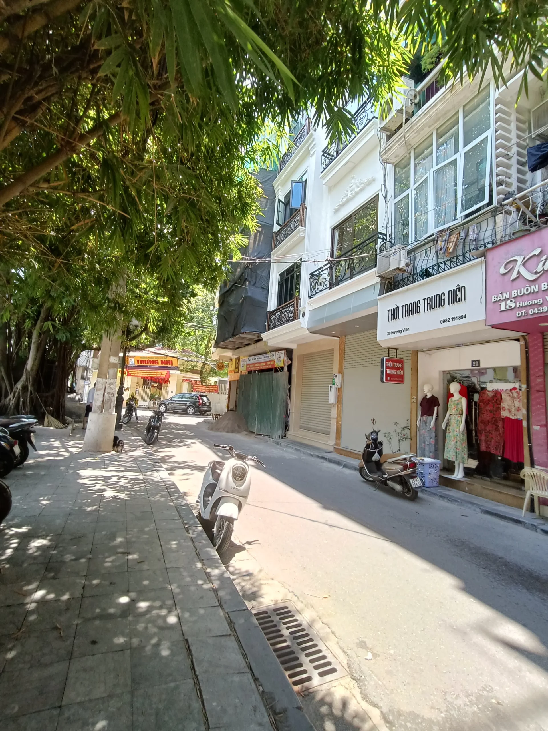 BÁN NHÀ MỚI KINH DOANH, MẶT HỒ, TRƯỜNG HỌC TRƯƠNG NHỊ, VỈA HÈ RỘNG, THANG MÁY MỚI.