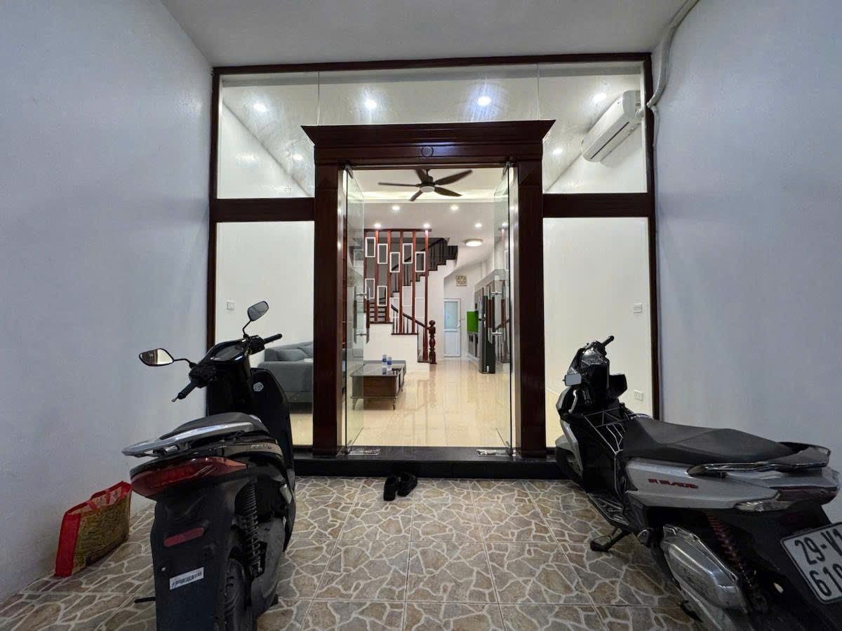 BÁN NHÀ NGÕ THÔNG - 7 TẦNG - THIẾT KẾ THÔNG SÀN - NỘI THẤT ĐẸP - Ở NGAY - SỔ HOA HẬU - GIÁ RẺ