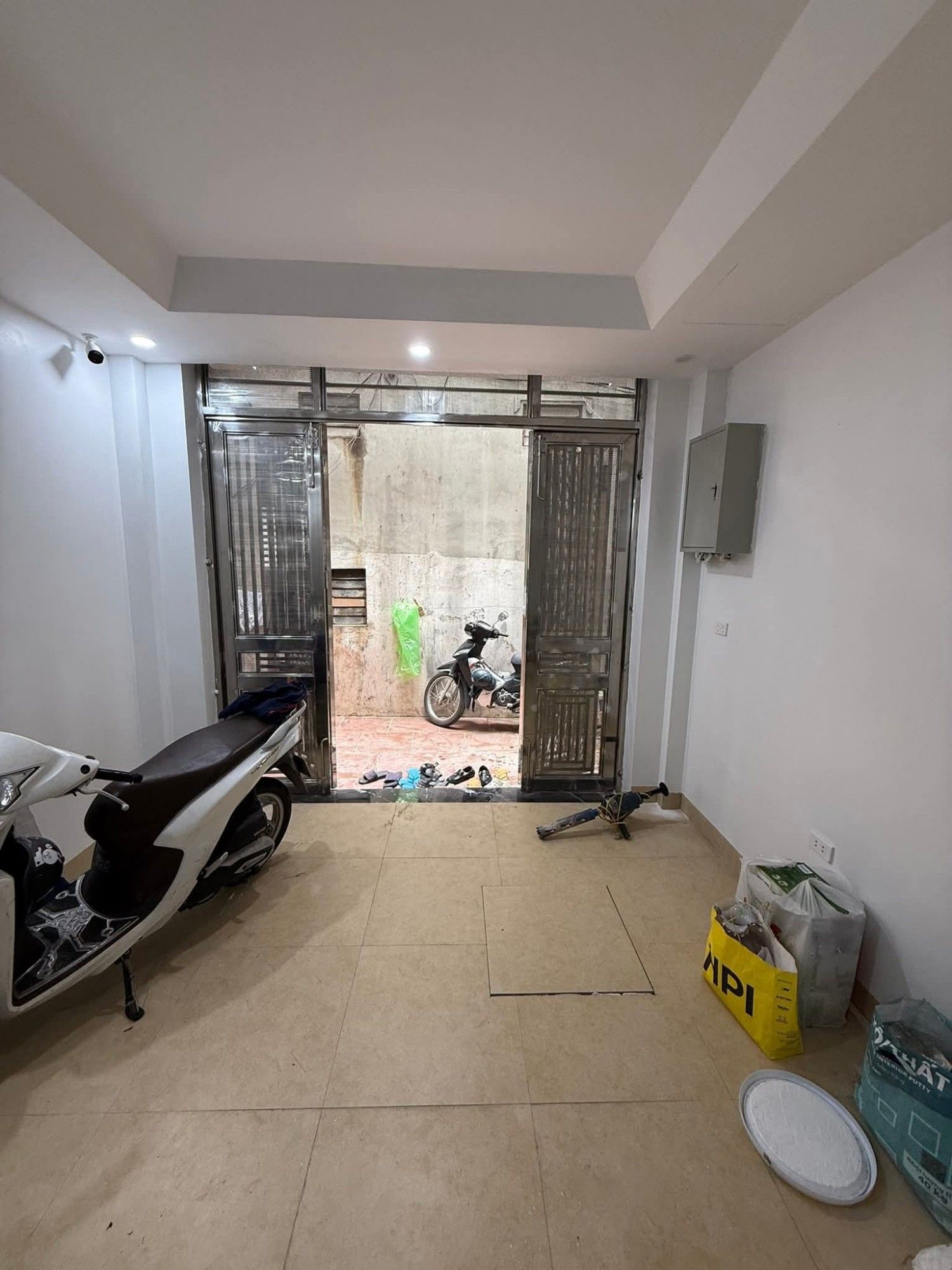 NHÀ DÒNG TIỀN- CHDV- NHÀ MỚI KÍNH KOONG- THANG MÁY- ĐÓN ĐẦU QUY HOẠCH- TƯƠNG LAI TĂNG TRƯỞNG.