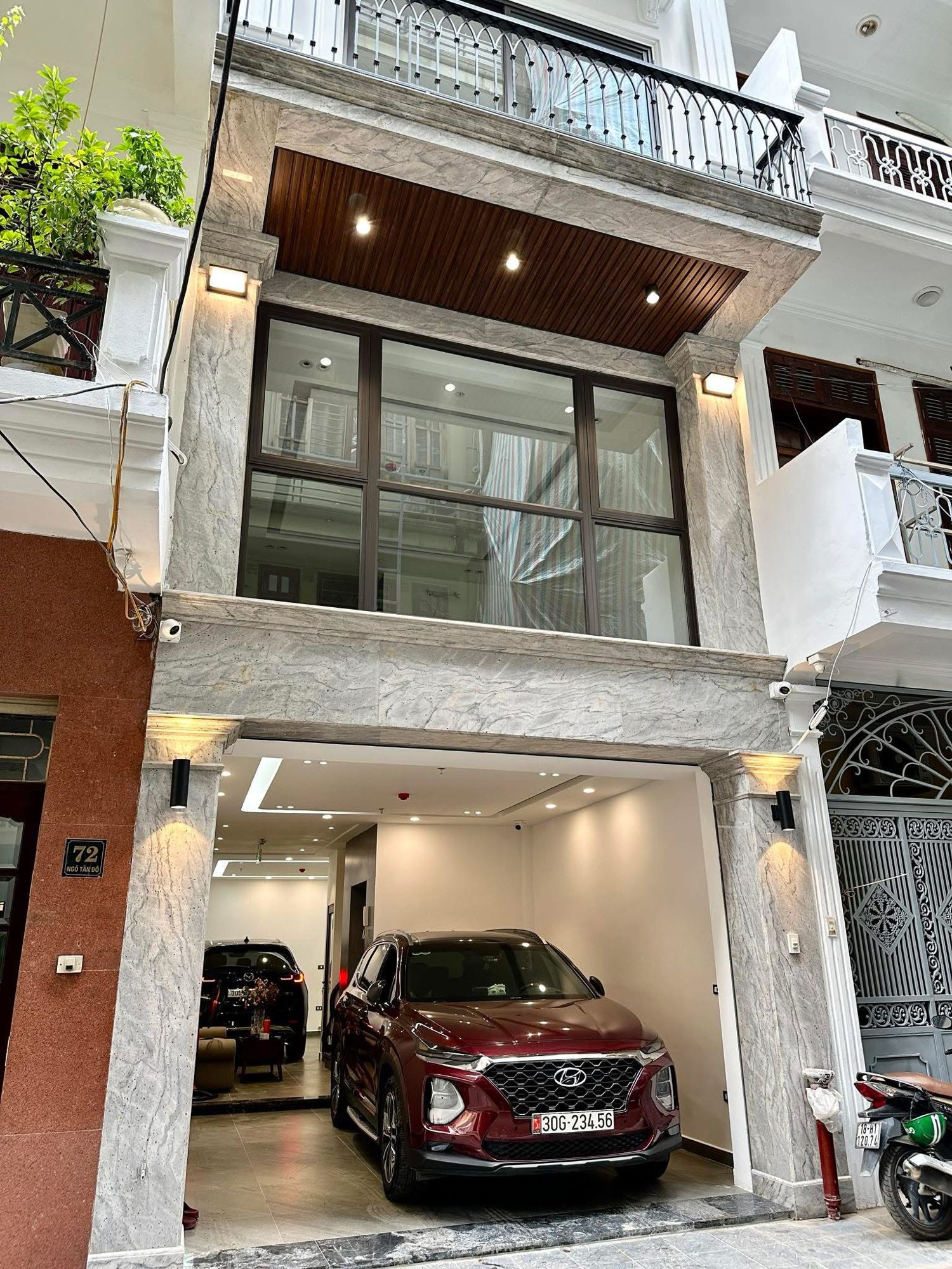 QUÁ SIÊU PHẨM PHÂN LÔ – 2 THOÁNG TRƯỚC SAU – VỈA HÈ Ô TÔ TRÁNH – CÁCH PHỐ HOÀNG QUỐC VIỆT 20M