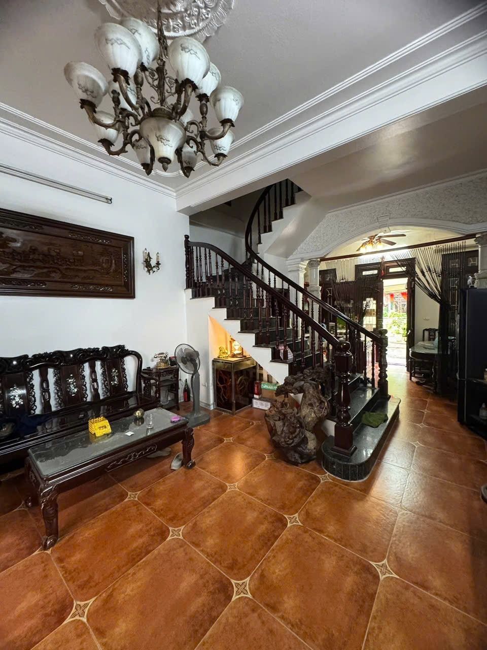 BÁN NHÀ TRUNG TÂM BA ĐÌNH – Ô TÔ ĐỖ CỬA – NHÀ ĐẸP Ở NGAY – KINH DOANH ĐỈNH – NGÕ THÔNG – THIẾT KẾ HIỆN ĐẠI