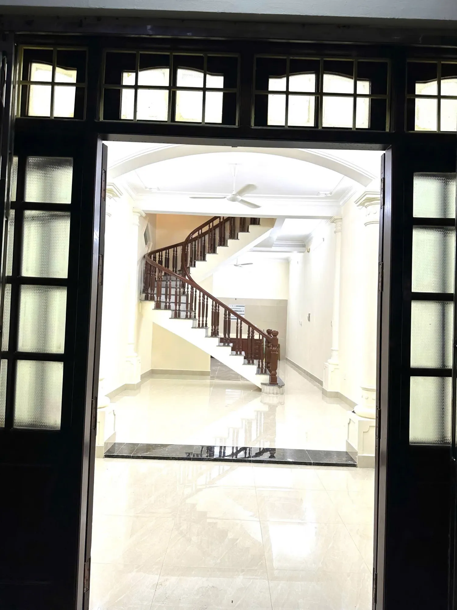 BÁN NHÀ SIÊU PHẨM CẦU GIẤY-LÔ GÓC-15M RA Ô TÔ-30M RA MẶT PHỐ NGUYỄN VĂN HUYÊN VÀ CẦU GIẤY-NHÀ DÂN XÂY-CHỈ VIỆC XÁCH VALI VÀO Ở