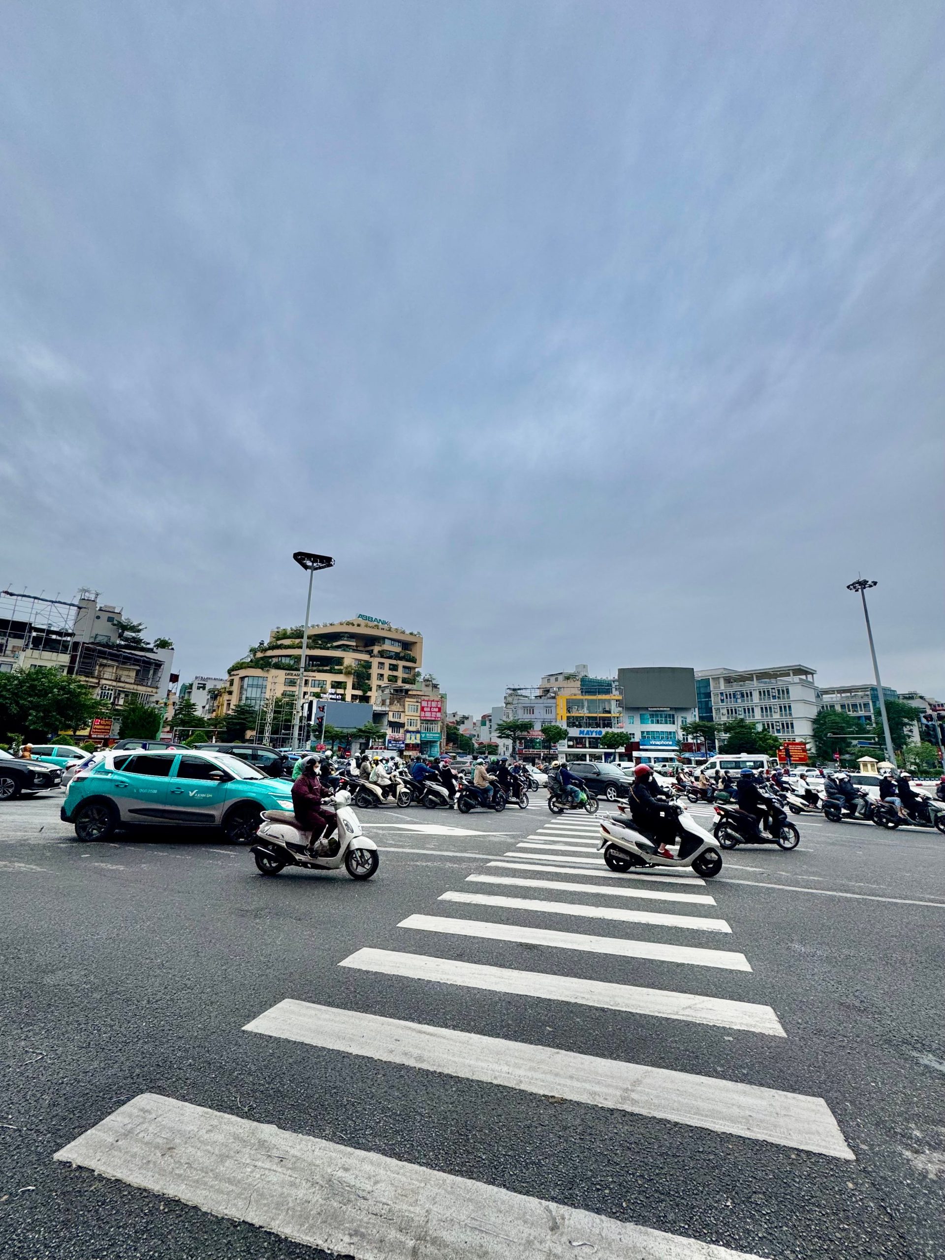 BÁN NHÀ HÀNG HIẾM TRUNG TÂM QUẬN ĐỐNG ĐA-5M RA NGÃ 7 Ô CHỢ DỪA-LÔ GÓC 2THOÁNG ,2 MẶT TIỀN,MỞ CỬA CẢ HAI BÊN-NHÀ ĐẸP CHỦ TỰ XÂY KCBT KIÊN CỐ CÒN RẤT ĐẸP