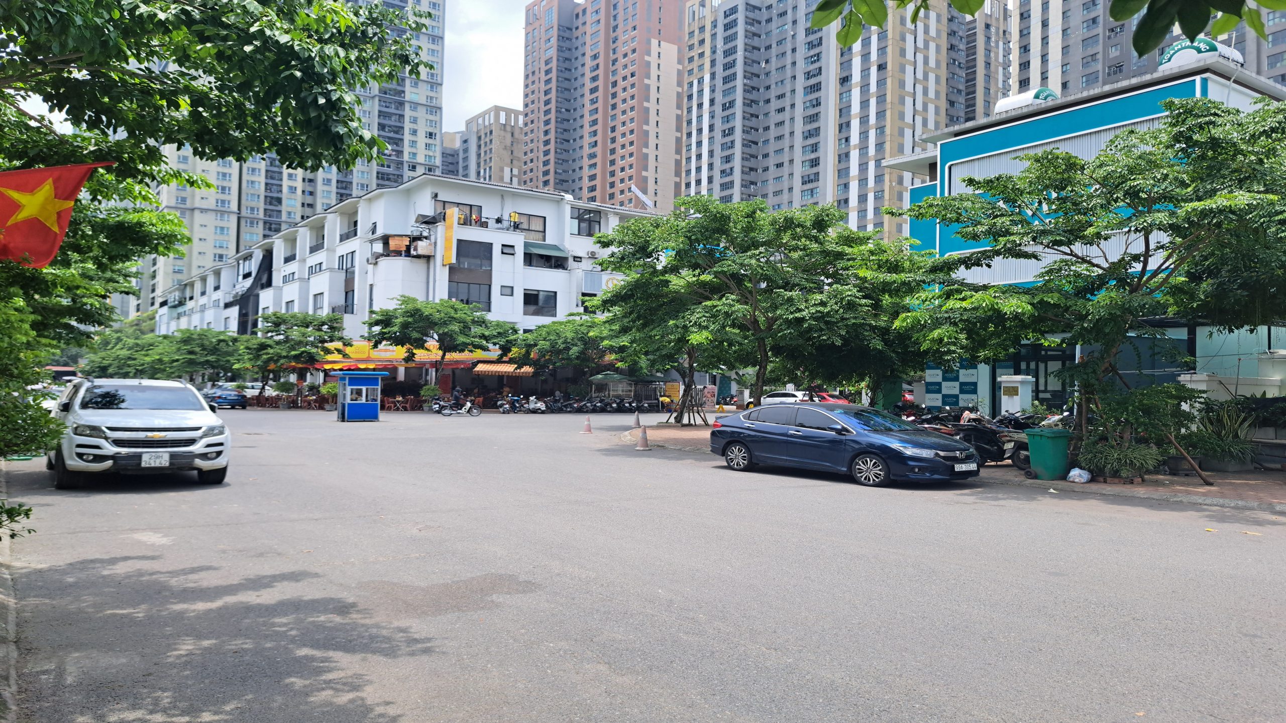 QUA TUYỆT BIỆT THỰ LÔ GÓC – 3 THOÁNG – PHỐ HOÀNG QUỐC VIỆT