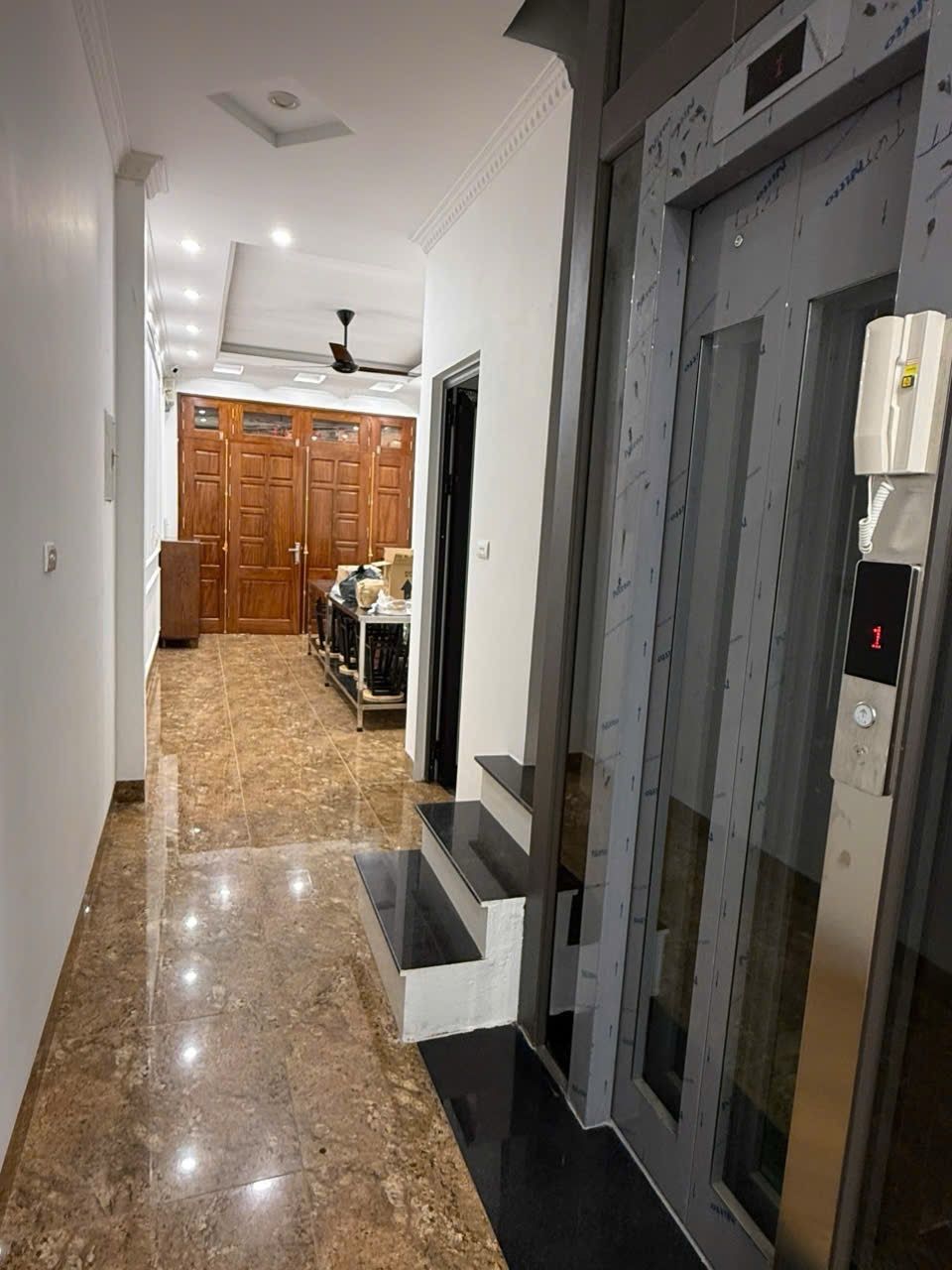 BÁN NHÀ LOGOC 3 THOÁNG-OTO ĐỖ CỬA-THANG MÁY-TRUNG TÂM ĐỐNG ĐA GIÁP BA ĐÌNH-HOÀN KIẾM-Ở CỰC THÍCH-PHỐ NGÔ TẤT TỐ