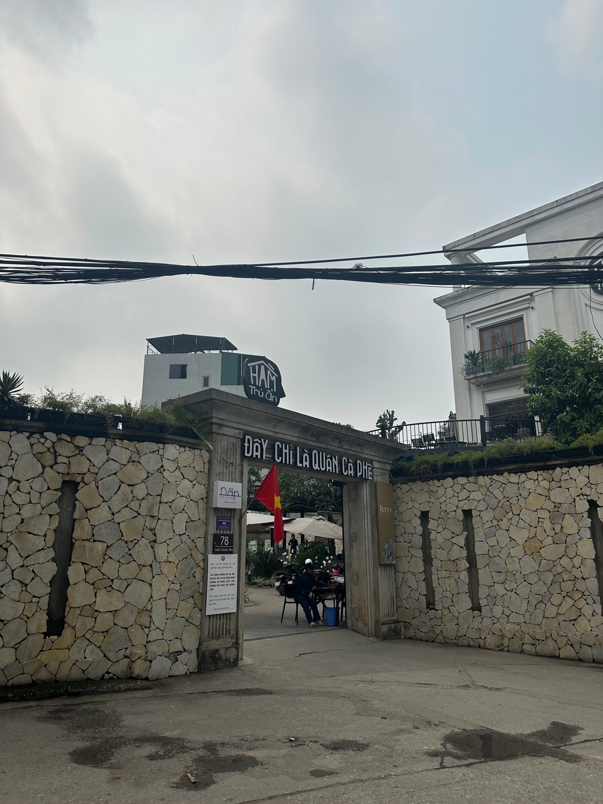 Bán Nhà Trung Tâm Đống Đa-Phân Lô-Vỉa Hè-Ô tô tránh-An Sinh Đỉnh-trong khu phân lô lãnh đạo, cán bộ cao cấp Tướng Tá Công A Bảo Vệ 24/7