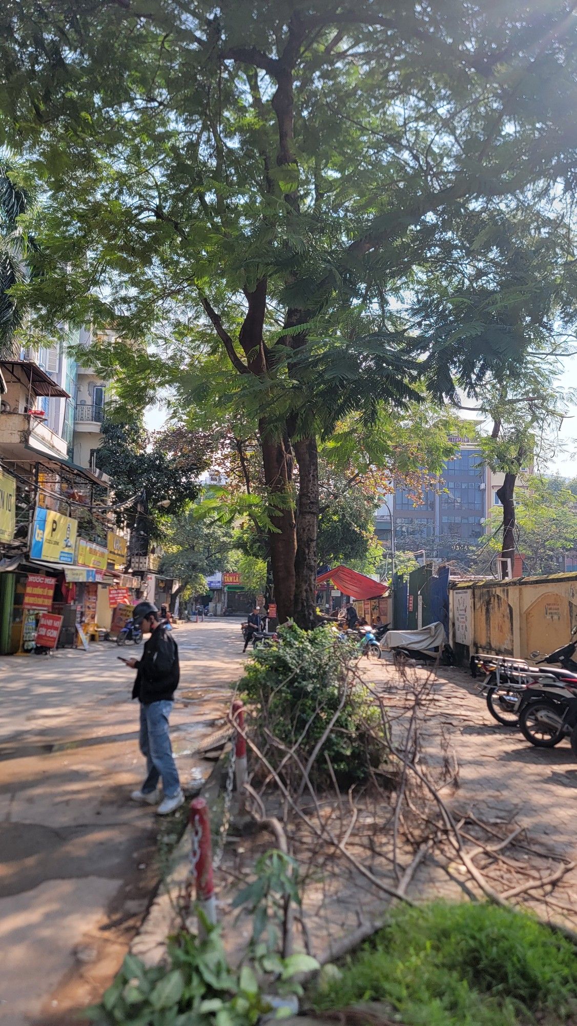 Siêu hiếm bán đất tặng nhà Mặt ngõ trung kính o to tải tránh dt51m C4 mt 4m giá 18 tỷ