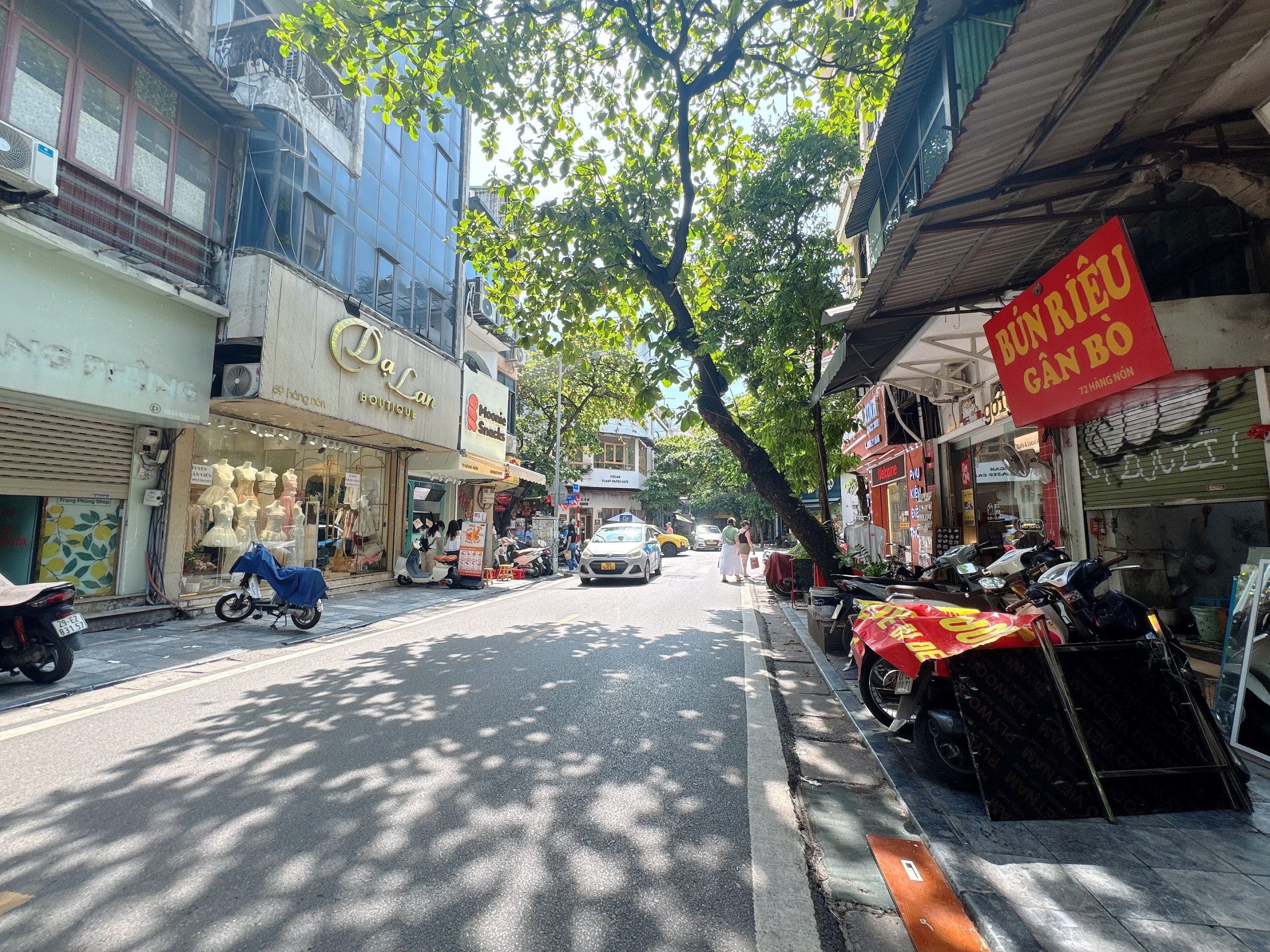 BÁN NHÀ MẶT PHỐ LÕI HOÀN KIẾM-PHỐ HÀNG NỔI TIẾNG-VỈA HÈ Ô TÔ TRÁNH 2 CHIỀU-KINH DOANH ĐỈNH-NHÀ ĐANG CHO THUÊ CTY THIẾT KẾ DOANH THU ĐỀU HÀNG THÁNG