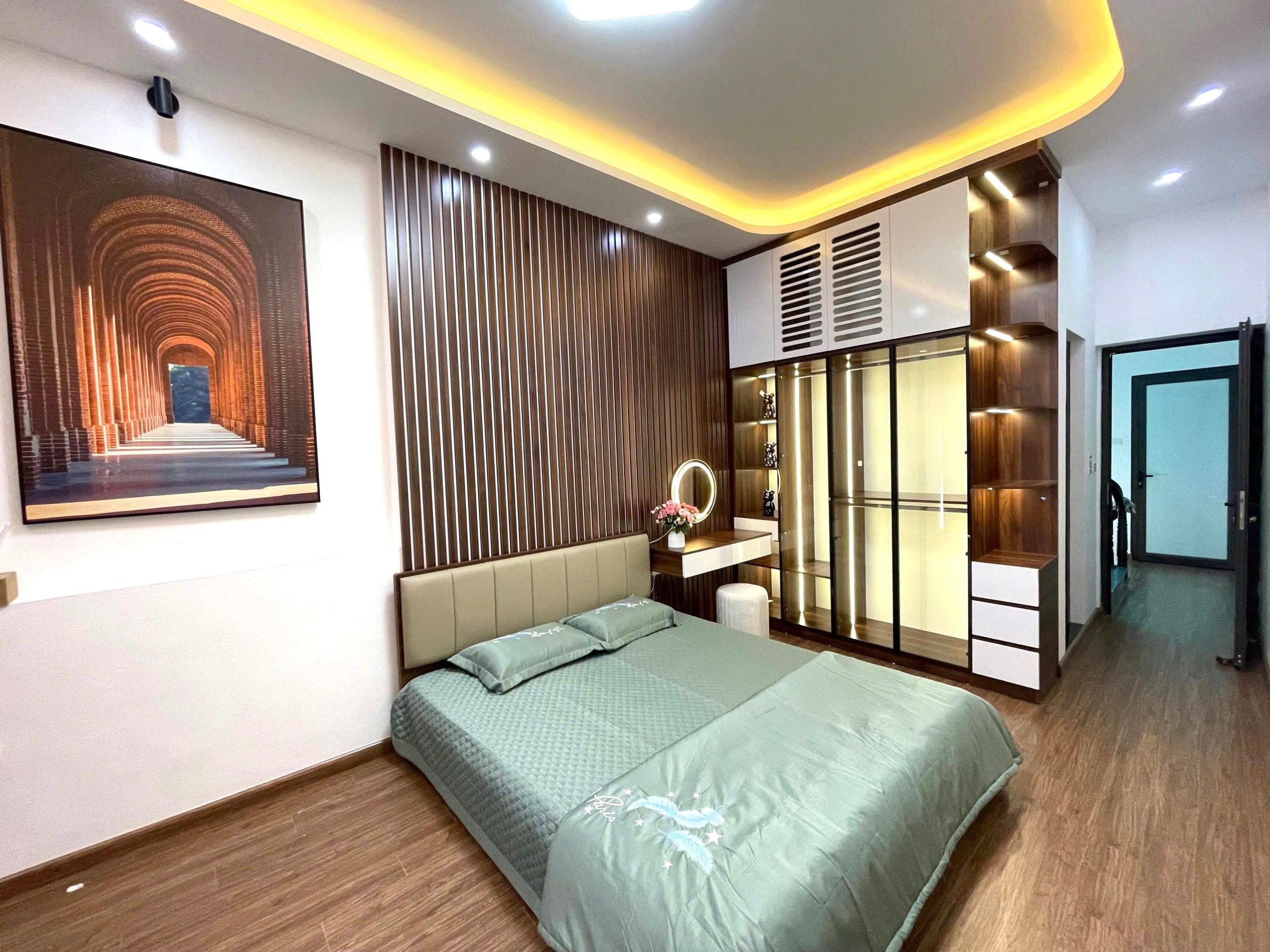 BÁN NHÀ ĐẸP - MẶT NGÕ THÔNG KINH DOANH TỐT - TẶNG NỘI THẤT - Ở NGAY