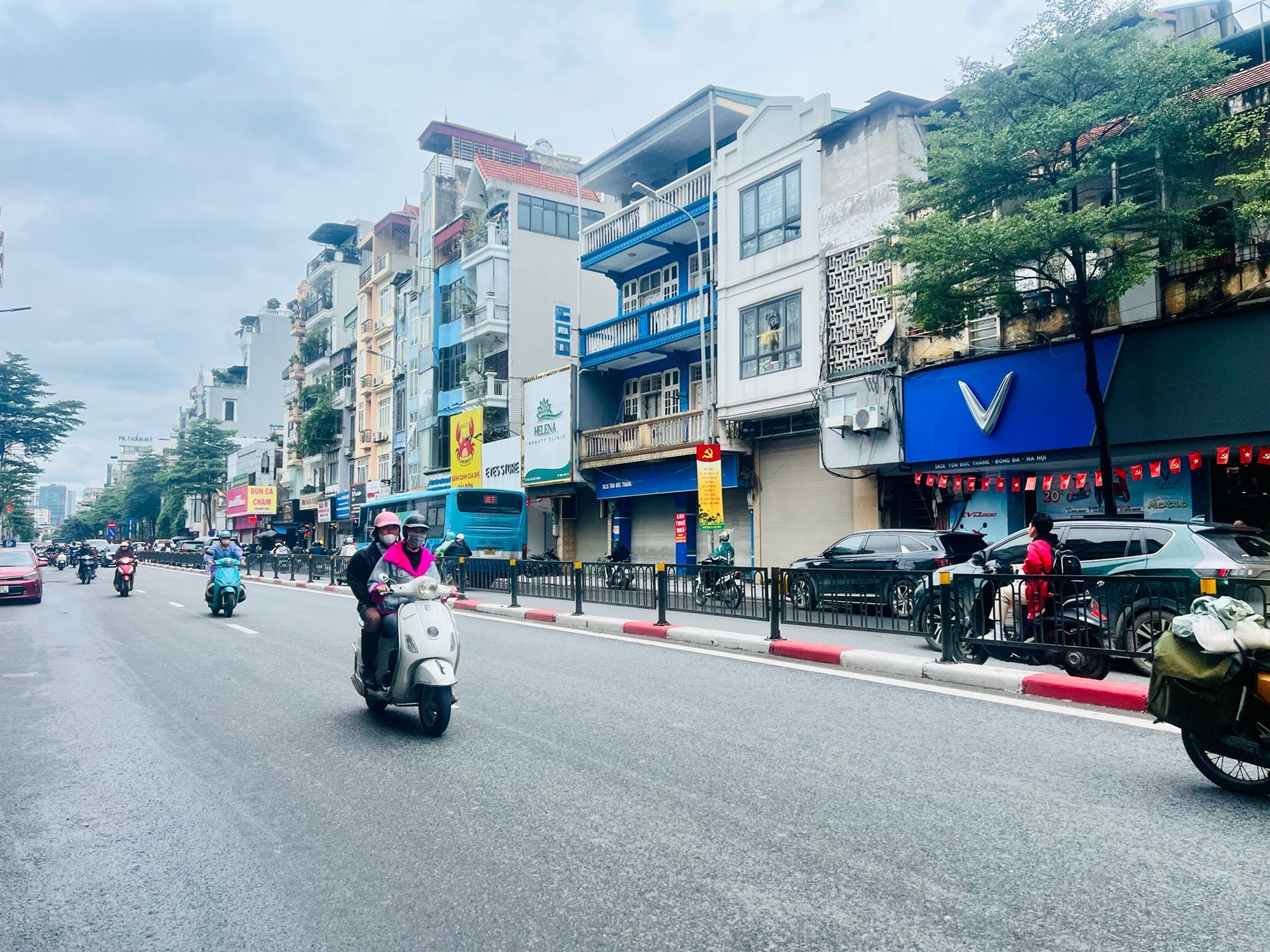 BÁN NHÀ 3 BƯỚC RA MẶT PHỐ - 6 TẦNG THANG MÁY - FULL NỘi THẤT- DÂN XÂY CHẮC CHẮN -SÁT PHỐ CỔ - GẦN VĂN MIẾU QUỐC TỬ GIÁM -LĂNG BÁC