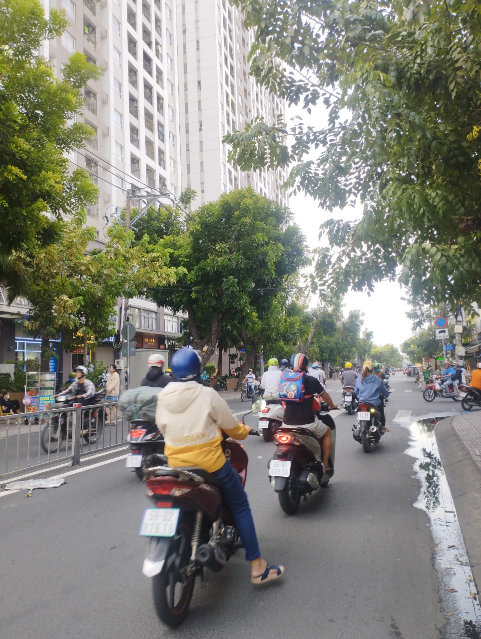 Ngộp Hòa Bình - KHu Tô Hiệu 60m2 - HXH 6m THông - 2 tầng