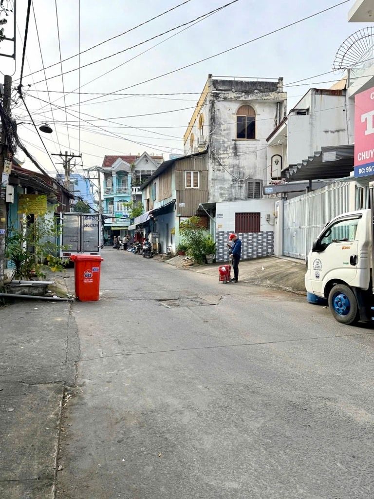 Nhà đẹp hẻm kinh doanh 8m – Nguyễn Ngọc Cung – Q8