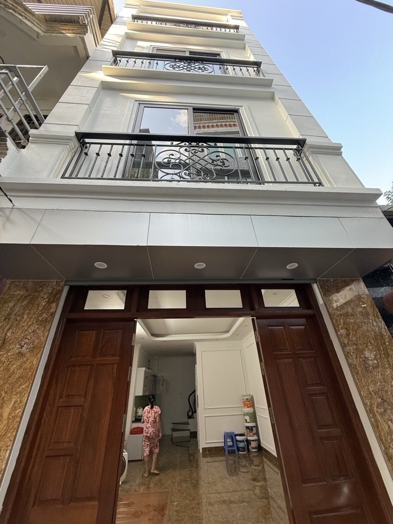 Bán nhà trại cá trần đại nghĩa 5 tầng thang máy long lanh ô tô thông kinh doanh hai bà trưng