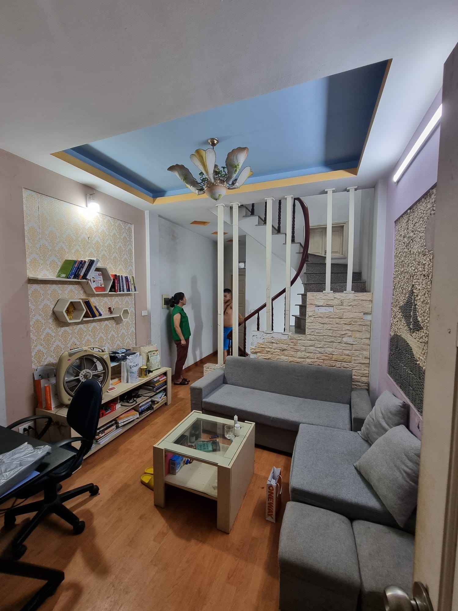 Bán nhà Xuân Phương 40m2, 5 tầng, thang máy, ô tô đỗ cửa nhỉnh 8 tỷ LH 0968672282