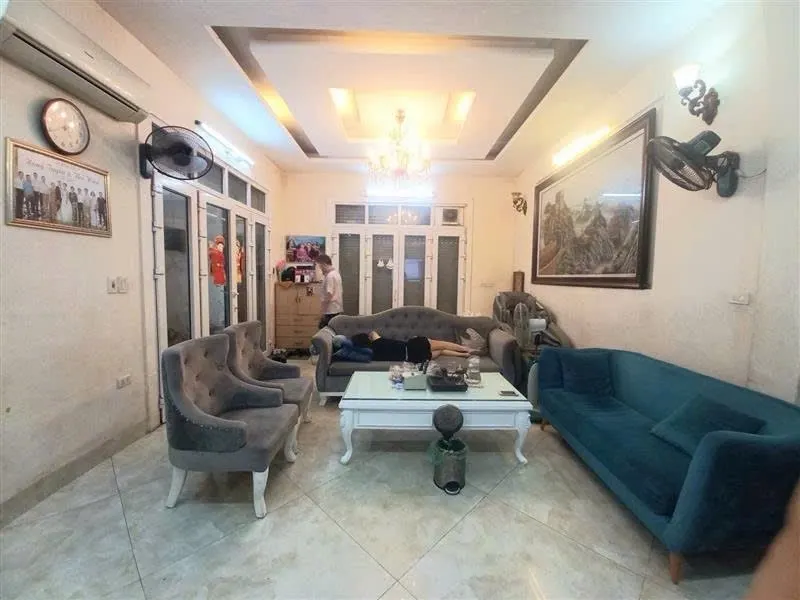 [251]HÀNG HIẾM XÃ ĐÀN,TT ĐỐNG ĐA - 5M RA NGÃ 6 Ô CHỢ DỪA - LÔ GÓC 2 THOÁNG ,2 MẶT TIỀN MỞ CỬA CẢ HAI BÊN.