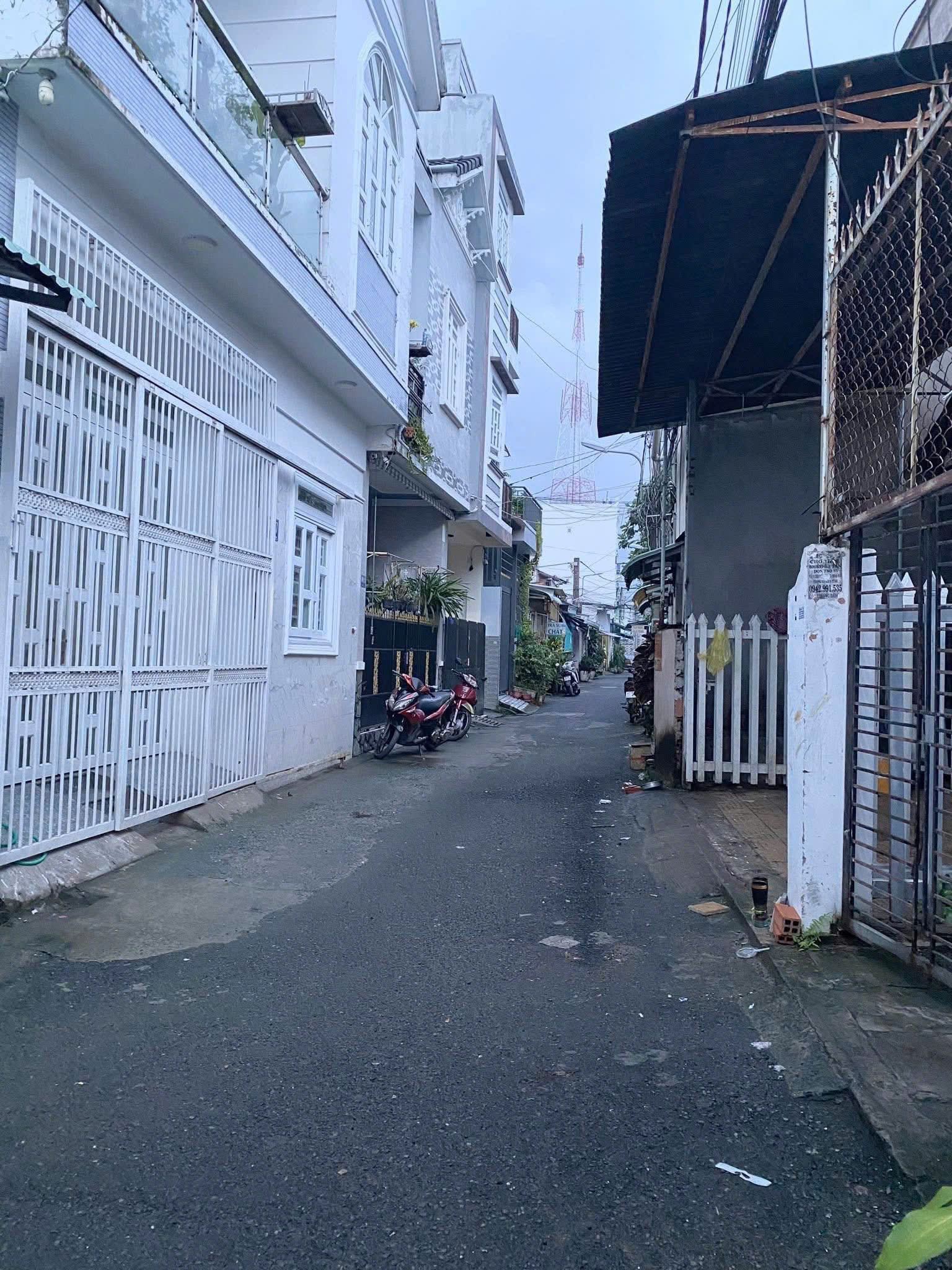 71. Nhà trệt gác cặp bờ kè Hưng Lợi – trục chính hẻm, tiện ở, kinh doanh hoặc làm kho