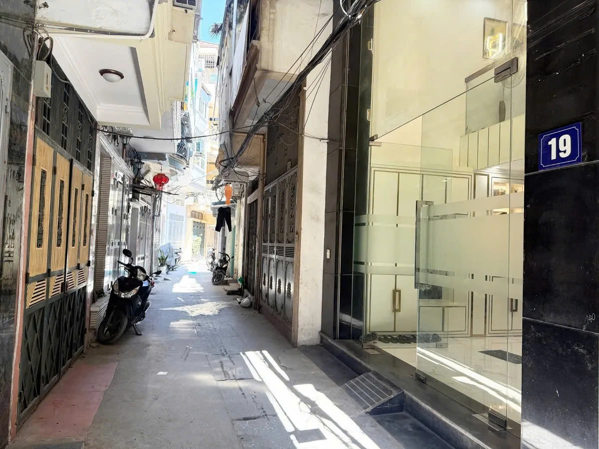 BÁN NHÀ CÁCH PHỐ BẠCH MAI 110M. DT 45M2,6 TẦNG, MT 4.1M, NHỈNH 13 TỶ