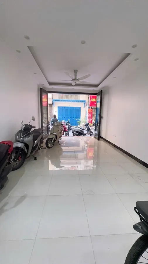 BÁN NHÀ TRẦN QUỐC HOÀN, CẦU GIẤY, 7 TẦNG, THANG MÁY, KINH DOANH, 41m2, MT4m, GIÁ 27,8 TỶ