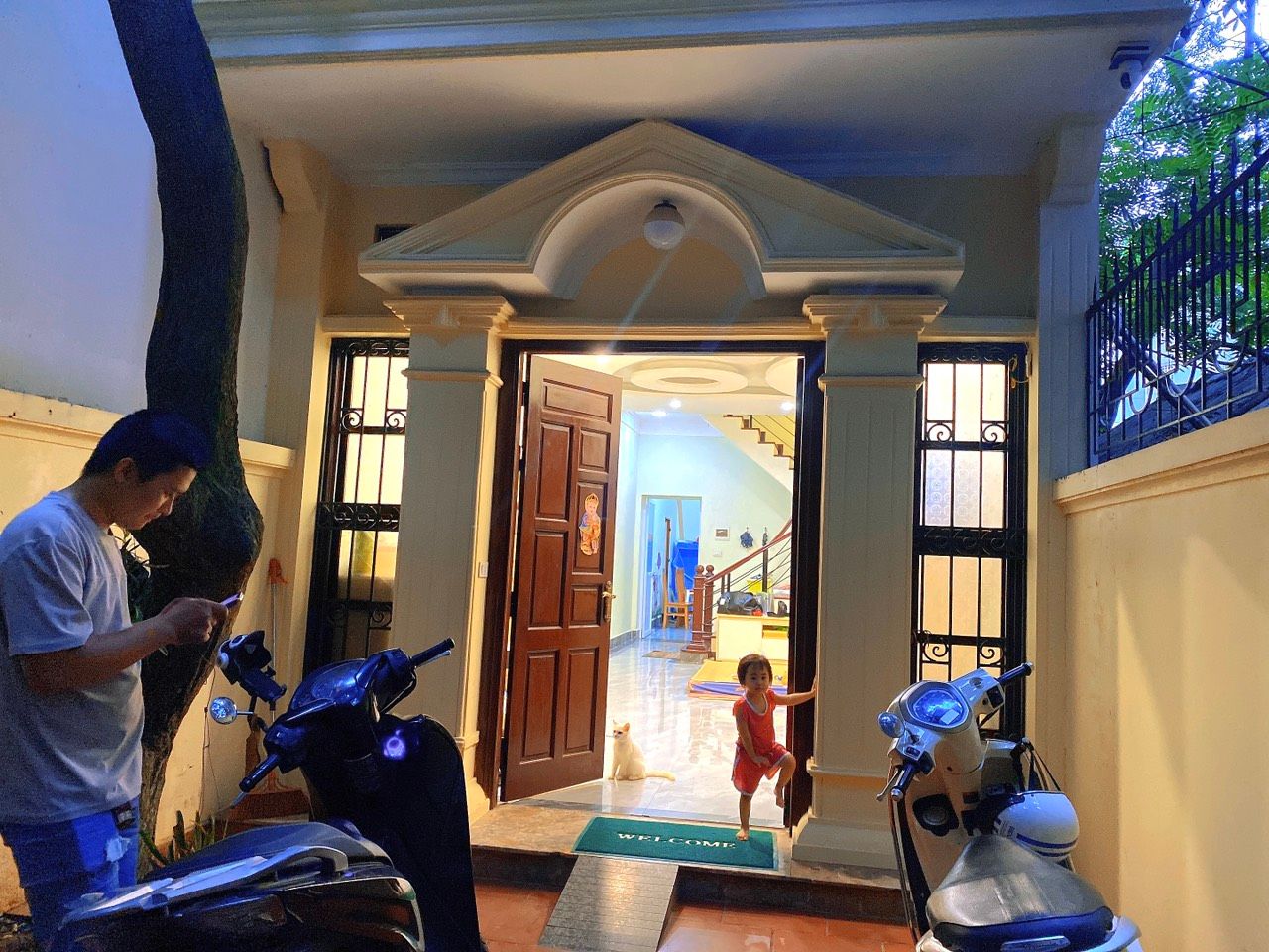 TT BA ĐÌNH - NGÕ THÔNG ĐỘI CẤN - GẦN Ô TÔ - SỔ VUÔNG NỞ HẬU NGÕ RỘNG - KINH DOANH Giá 16.4 tỷ