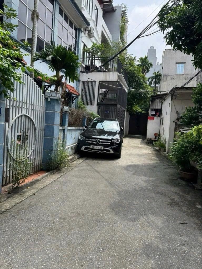 Bán Nhà Hoa Lâm, Long Biên – Lô Góc 3 Mặt Thoáng, Ô Tô Vào Nhà – Mặt Tiền Rộng Hiếm Có