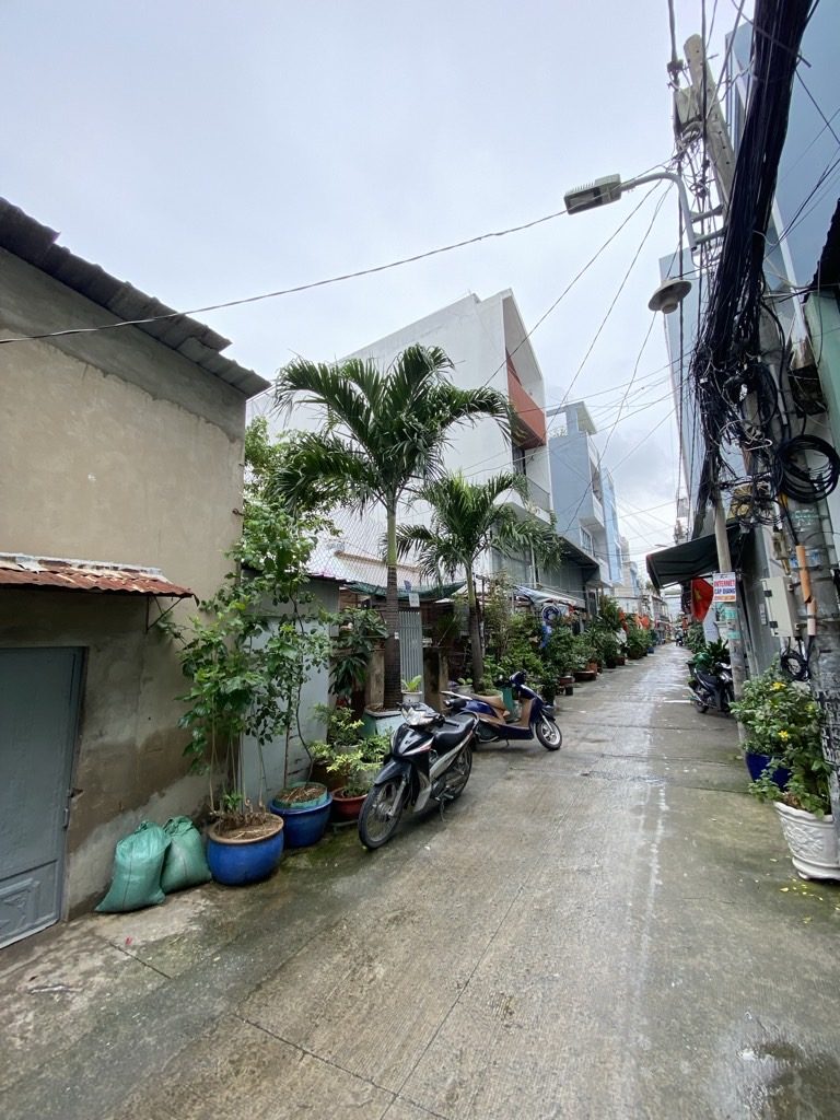 HIẾM CÓ – ĐẤT LỚN QUẬN 7, 8.6 × 30M Ô TÔ VÀO NHÀ – CHỈ 80 TRIỆU/M²