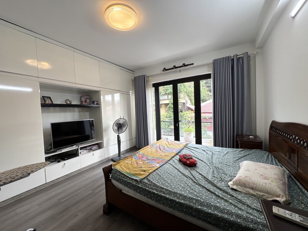 BÁN NHÀ NGỌC THUỴ LONG BIÊN,OTO ĐỖ CỬA,Ô CHỜ THANG MÁY,NGÕ THÔNG,48M