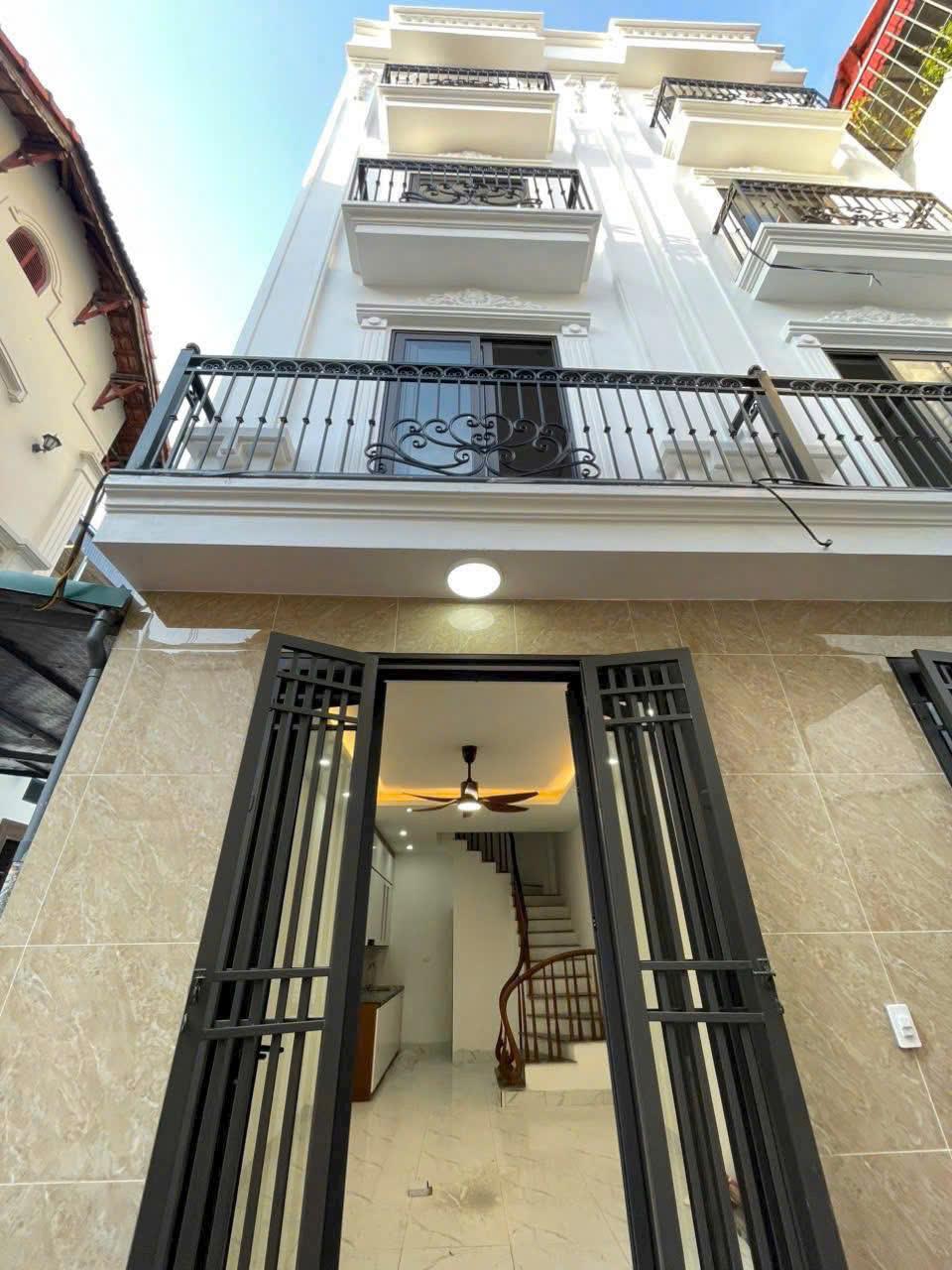 Cơ hội hiếm cho cư dân muón chuyển xuống mặt đất ( giá rẻ hơn căn chung cư) - Ngõ nông giáp khu D Geleximco - La Phù