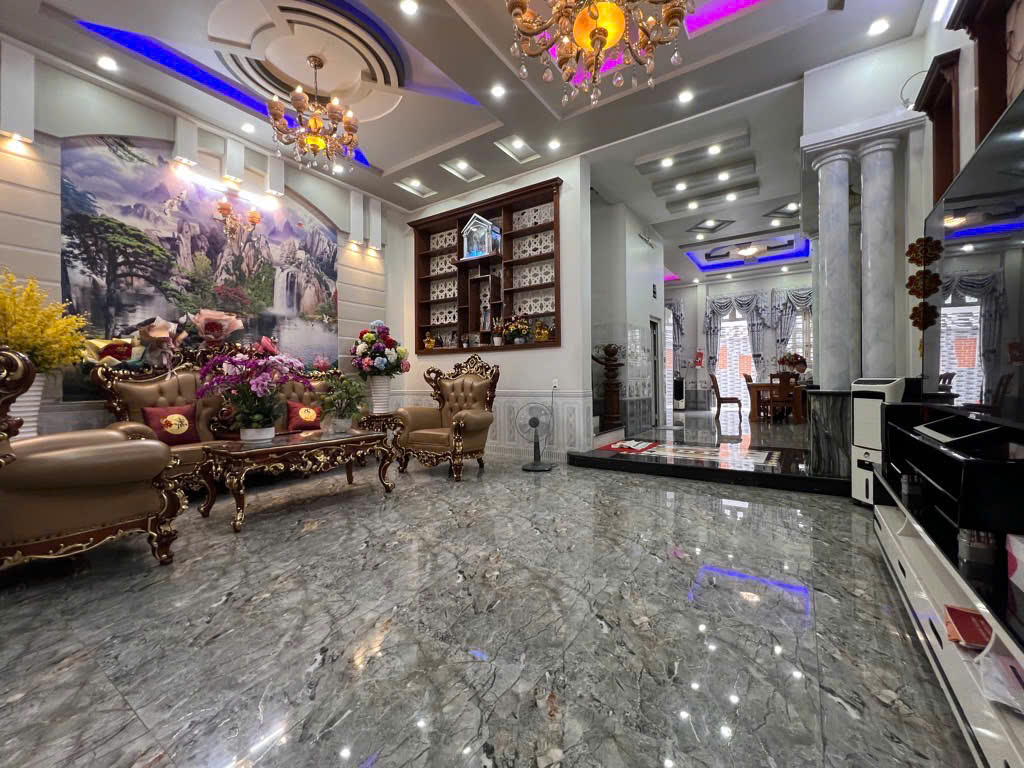 Bán nhà MTKD ngay Metro Hiệp Phú Q12 ngang 6.6m 165m2 3 tầng đẹp vào ở và KD chỉ 17.5 tỷ.