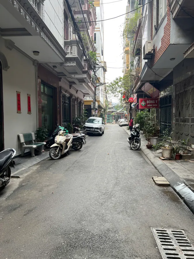 Bán Nhà Kim Đồng. Hoàng Mai. 7 Tầng Thang Máy. Ô Tô. DT 77m2. MT 4m. Giá 20.4 Tỷ.