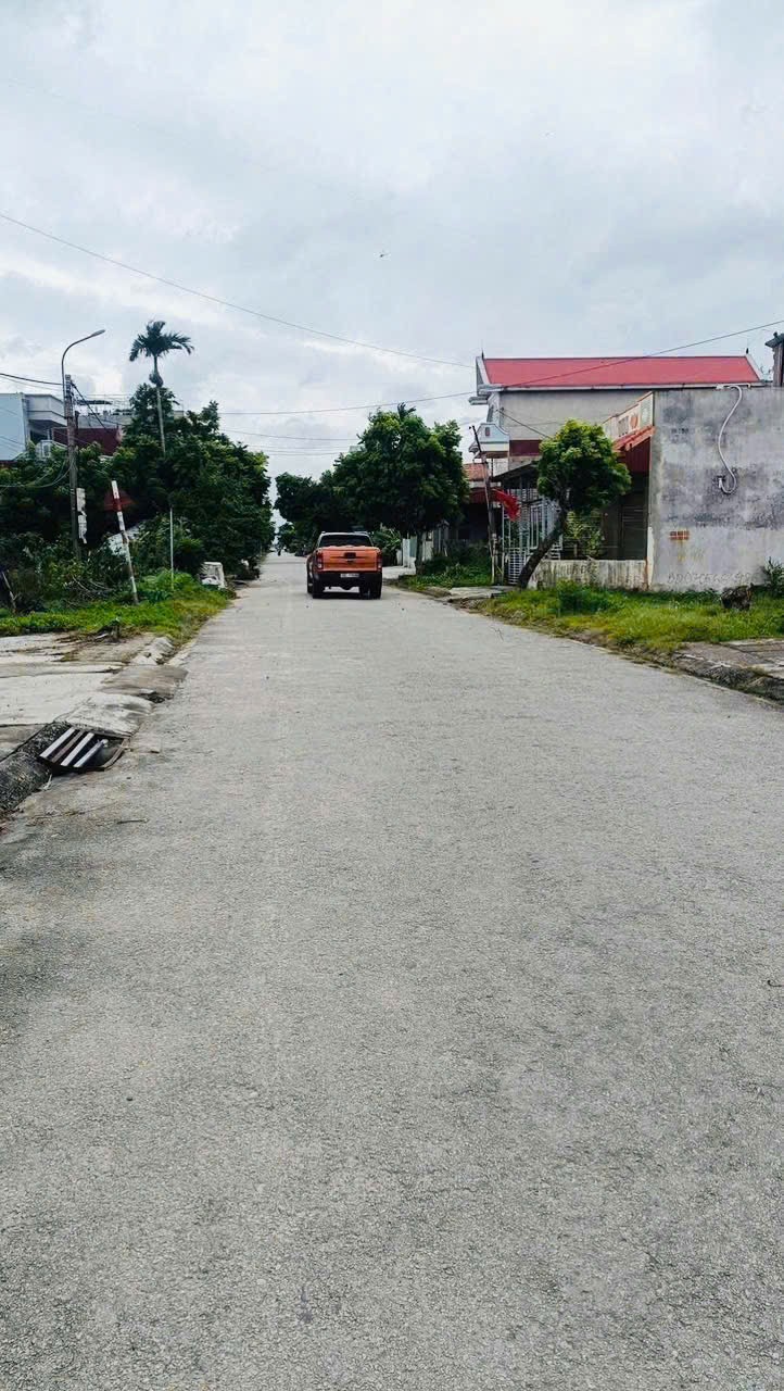 Mặt đường lớn Vũ Thị Ngọc Toàn – có sẵn nhà cho thuê – giá hiếm! Giá 2.4xx tỷ ZALO 0567 222 555